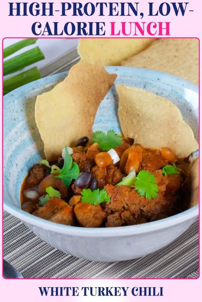 White Turkey Chili is warm, hearty, and satisfying. This high-protein, low-calorie lunch idea uses beans and lean turkey to keep meals filling and supportive of weight-loss goals.