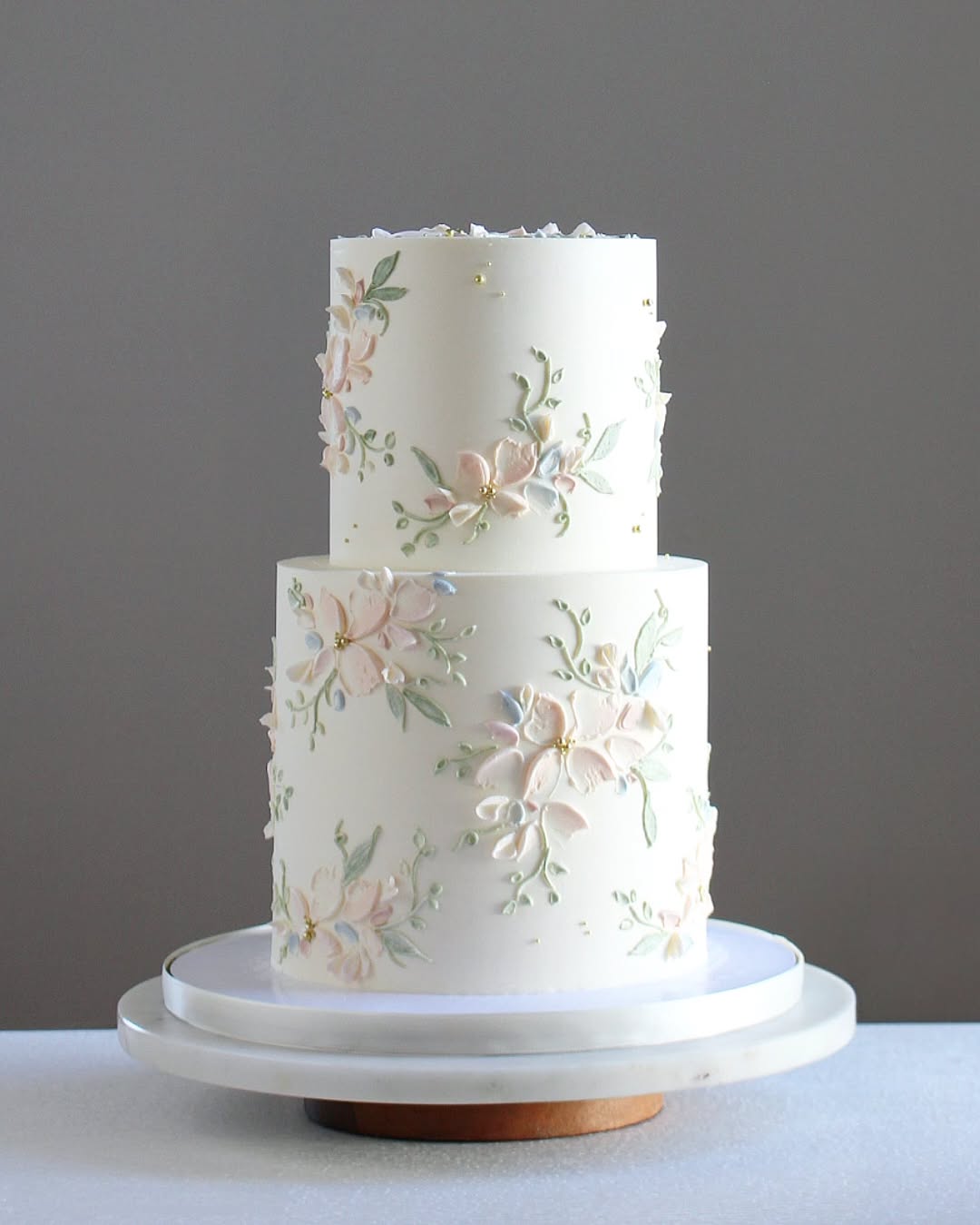 23 Stunning Two-Tier Wedding Cake Designs (2026) - Oh My Gut